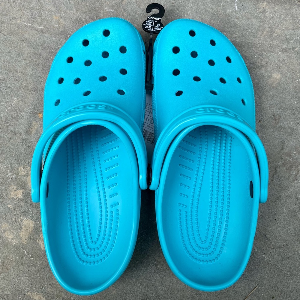Brand New w.Tag Blue Classic Clog Crocs size w7m6